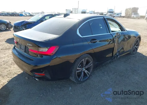 2021 BMW 330I z USA, uszkodzony, nr VIN 3MW5R1J03M8B67798